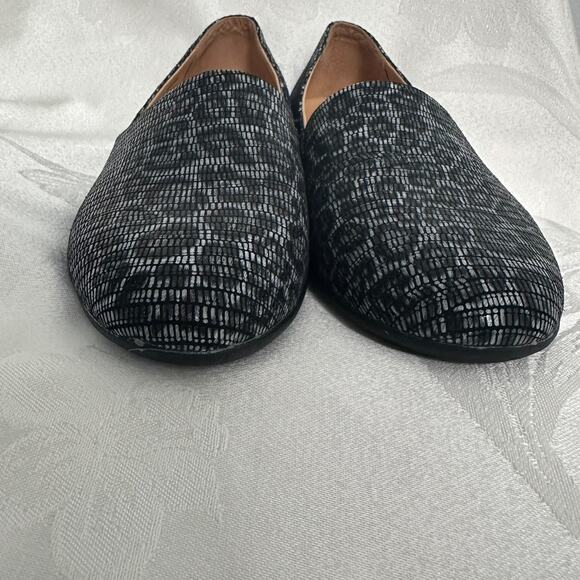 Dansko Gray Larisa Leopard Slip On Flats Leather Size 39 - Picture 2 of 13